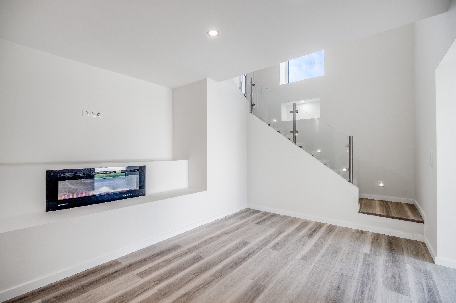 Sala — outra perspetiva — moradia T2 em Monte Boi, Messines