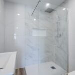 Casa de banho — outra perspetiva — moradia T2 em Monte Boi, Messines